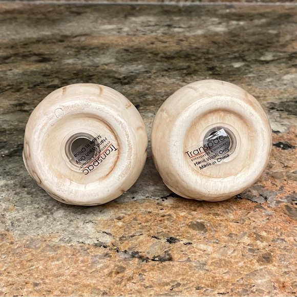 NEW Johanna Parker Santa Claus Salt and Pepper Shakers - Picture 3 of 4